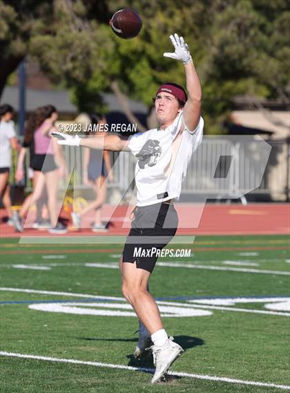 Thumbnail 1 in Burlingame @ Hillsdale (7v7 scrimmage) photogallery.