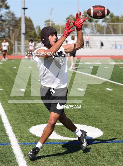 Thumbnail 2 in Burlingame @ Hillsdale (7v7 scrimmage) photogallery.