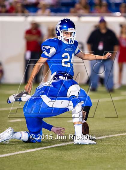 Thumbnail 2 in Sylvan Hills vs Vilonia (103.7/1st Security Classic) photogallery.