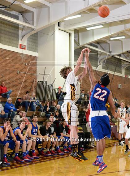 Thumbnail 3 in Galena vs. Reno photogallery.