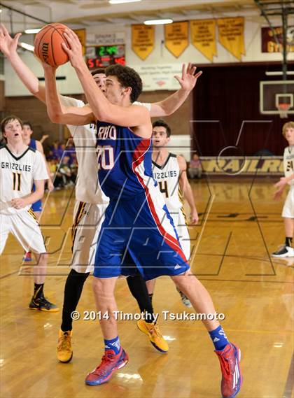 Thumbnail 2 in Galena vs. Reno photogallery.