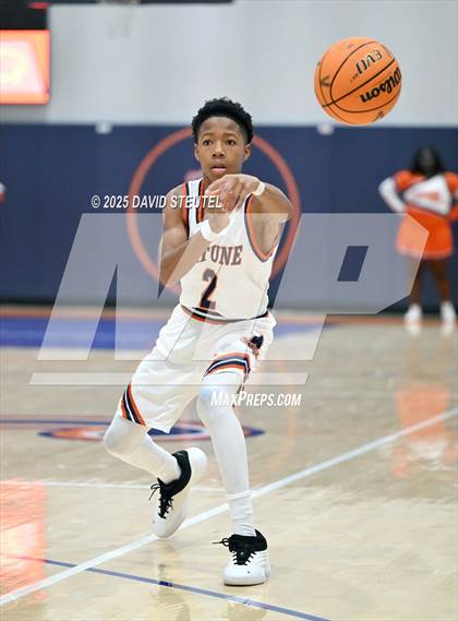 Thumbnail 3 in Kennedy vs. Fortune Early College (Fortune Showcase) photogallery.