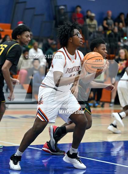 Thumbnail 3 in Kennedy vs. Fortune Early College (Fortune Showcase) photogallery.