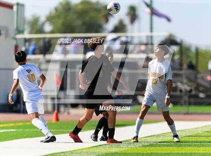 Thumbnail 2 in Salpointe Catholic vs Saguaro (AIA 4A Final) photogallery.
