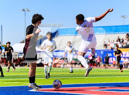 Thumbnail 3 in Salpointe Catholic vs Saguaro (AIA 4A Final) photogallery.
