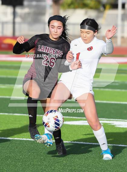 Thumbnail 2 in Lee Williams vs. Salpointe Catholic (AIA 6A Semifinal) photogallery.