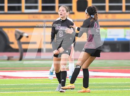 Thumbnail 2 in Lee Williams vs. Salpointe Catholic (AIA 6A Semifinal) photogallery.