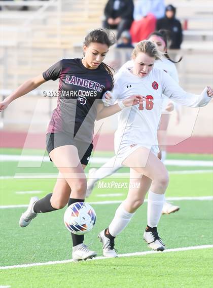 Thumbnail 2 in Lee Williams vs. Salpointe Catholic (AIA 6A Semifinal) photogallery.