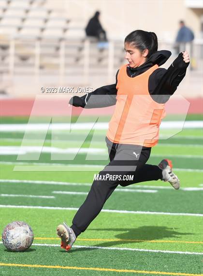 Thumbnail 3 in Lee Williams vs. Salpointe Catholic (AIA 6A Semifinal) photogallery.