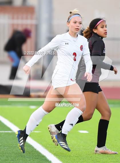 Thumbnail 1 in Lee Williams vs. Salpointe Catholic (AIA 6A Semifinal) photogallery.