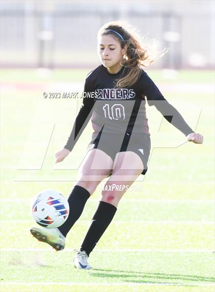 Thumbnail 3 in Lee Williams vs. Salpointe Catholic (AIA 6A Semifinal) photogallery.