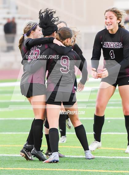 Thumbnail 3 in Lee Williams vs. Salpointe Catholic (AIA 6A Semifinal) photogallery.