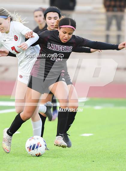 Thumbnail 1 in Lee Williams vs. Salpointe Catholic (AIA 6A Semifinal) photogallery.