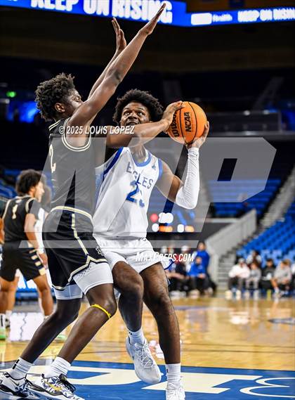 Thumbnail 1 in Notre Dame (SO) vs. Santa Margarita photogallery.