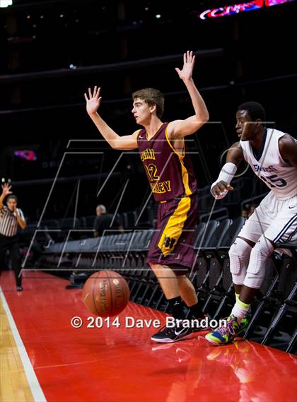 Thumbnail 2 in Simi Valley vs. San Gabriel Academy photogallery.