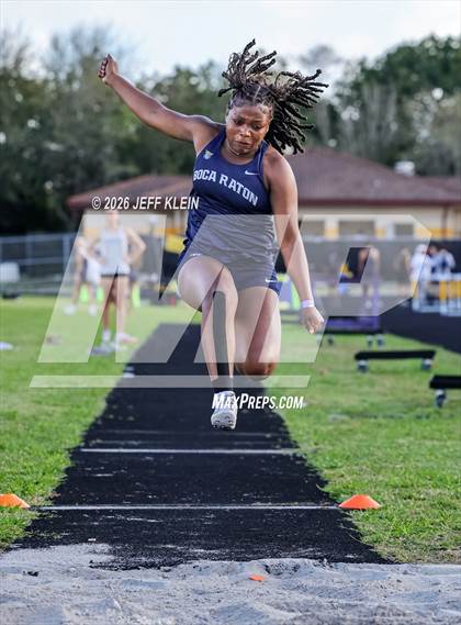 Thumbnail 3 in Clyde Harris Invitational photogallery.