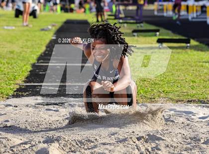 Thumbnail 3 in Clyde Harris Invitational photogallery.