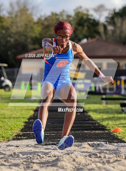 Thumbnail 2 in Clyde Harris Invitational photogallery.