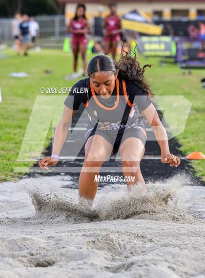 Thumbnail 1 in Clyde Harris Invitational photogallery.