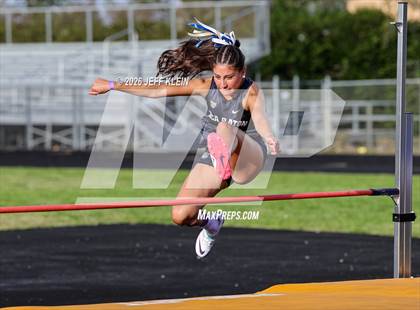 Thumbnail 3 in Clyde Harris Invitational photogallery.