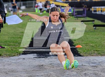 Thumbnail 3 in Clyde Harris Invitational photogallery.