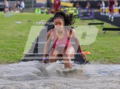 Thumbnail 2 in Clyde Harris Invitational photogallery.
