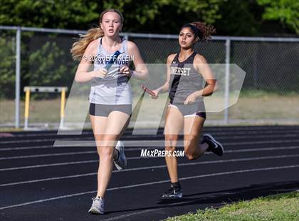 Thumbnail 3 in Clyde Harris Invitational photogallery.