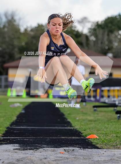 Thumbnail 2 in Clyde Harris Invitational photogallery.