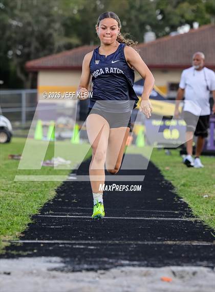 Thumbnail 3 in Clyde Harris Invitational photogallery.
