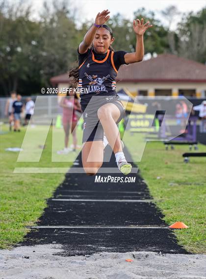 Thumbnail 3 in Clyde Harris Invitational photogallery.