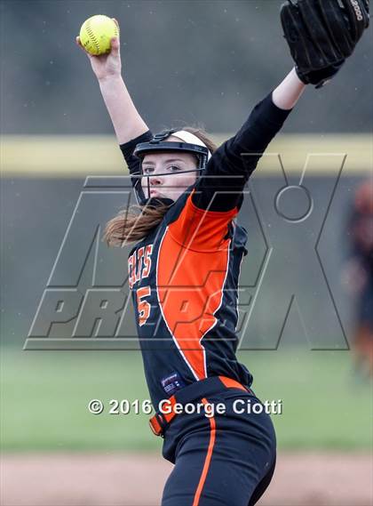 Thumbnail 1 in Westosha Central Vs Libertyville photogallery.