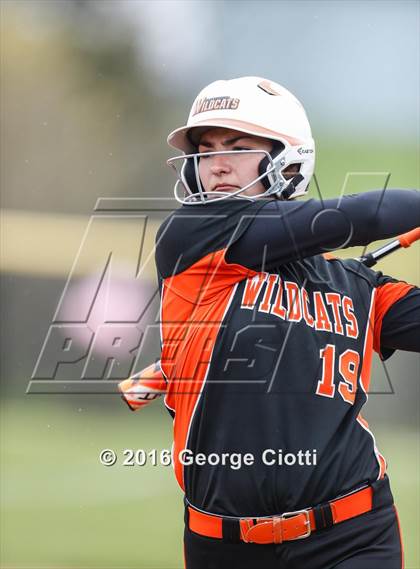 Thumbnail 2 in Westosha Central Vs Libertyville photogallery.