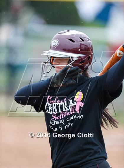 Thumbnail 3 in Westosha Central Vs Libertyville photogallery.