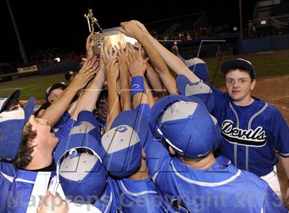 Thumbnail 2 in Geneseo vs. Red Jacket (NYSPHSAA Section 5 Class C Final) photogallery.