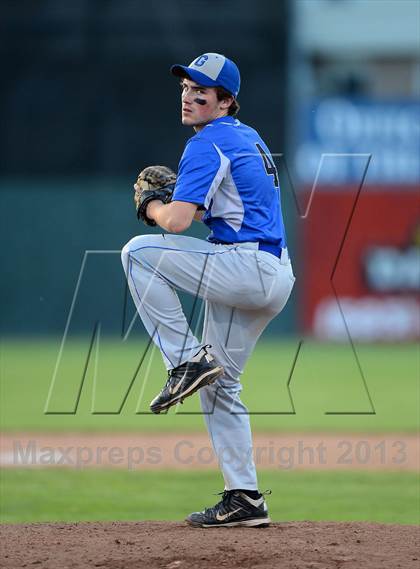 Thumbnail 1 in Geneseo vs. Red Jacket (NYSPHSAA Section 5 Class C Final) photogallery.