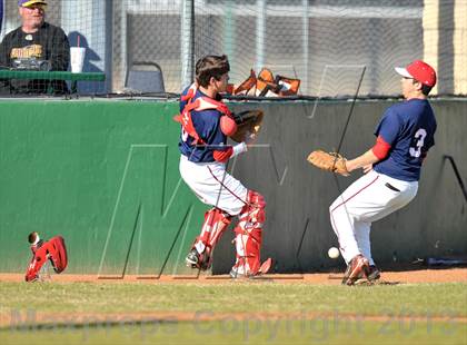 Thumbnail 3 in Aubrey vs Howe (Farmersville Invitational) photogallery.