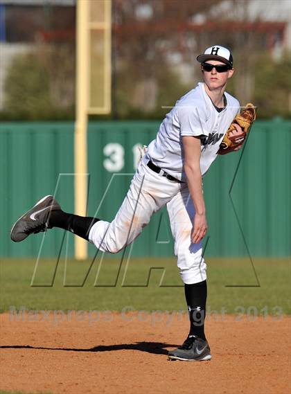 Thumbnail 3 in Aubrey vs Howe (Farmersville Invitational) photogallery.