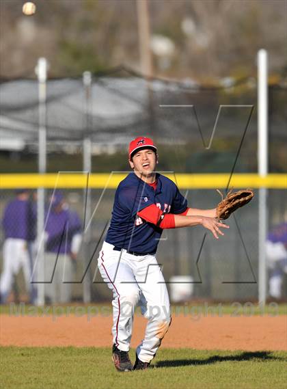 Thumbnail 3 in Aubrey vs Howe (Farmersville Invitational) photogallery.