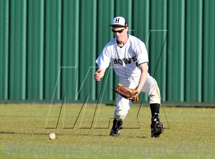 Thumbnail 2 in Aubrey vs Howe (Farmersville Invitational) photogallery.