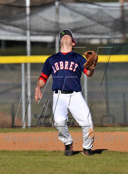 Thumbnail 1 in Aubrey vs Howe (Farmersville Invitational) photogallery.