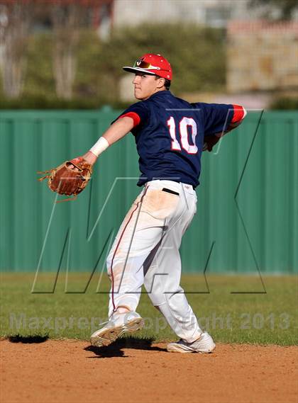 Thumbnail 2 in Aubrey vs Howe (Farmersville Invitational) photogallery.