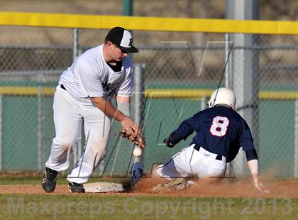 Thumbnail 1 in Aubrey vs Howe (Farmersville Invitational) photogallery.