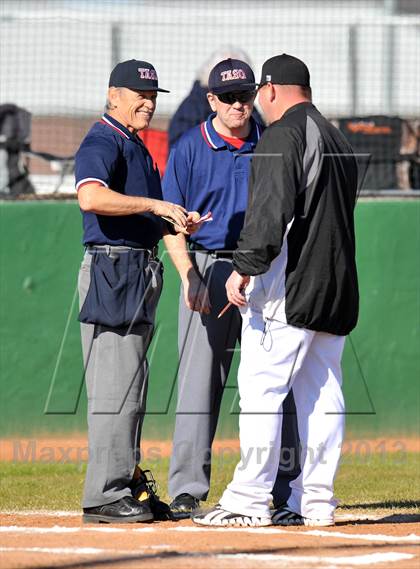 Thumbnail 1 in Aubrey vs Howe (Farmersville Invitational) photogallery.