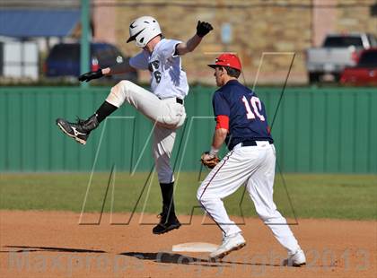 Thumbnail 1 in Aubrey vs Howe (Farmersville Invitational) photogallery.