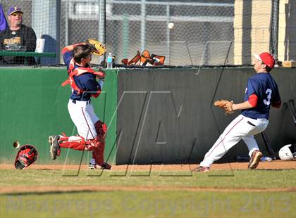 Thumbnail 2 in Aubrey vs Howe (Farmersville Invitational) photogallery.