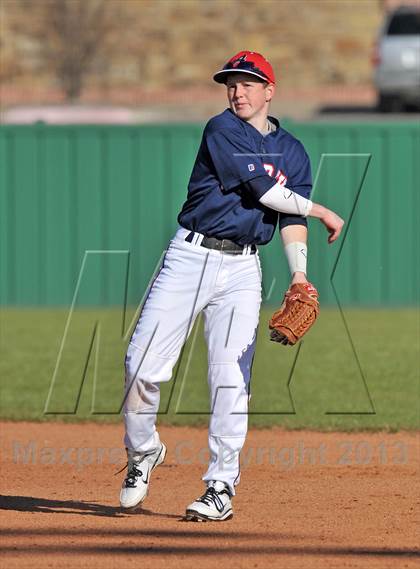 Thumbnail 1 in Aubrey vs Howe (Farmersville Invitational) photogallery.