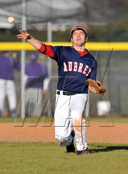 Thumbnail 2 in Aubrey vs Howe (Farmersville Invitational) photogallery.