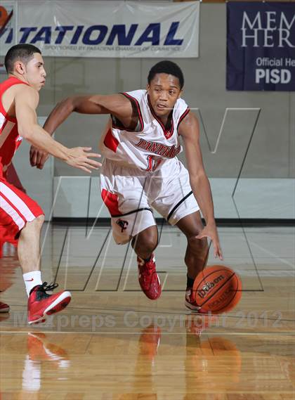 Thumbnail 3 in Judson vs. Hillcrest (McDonald's Texas Invitational) photogallery.