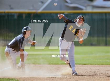Thumbnail 1 in Millikan @ Pacifica photogallery.