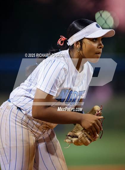 Thumbnail 3 in Buchanan vs. Clovis North (CIFCS - Division I Championship) photogallery.